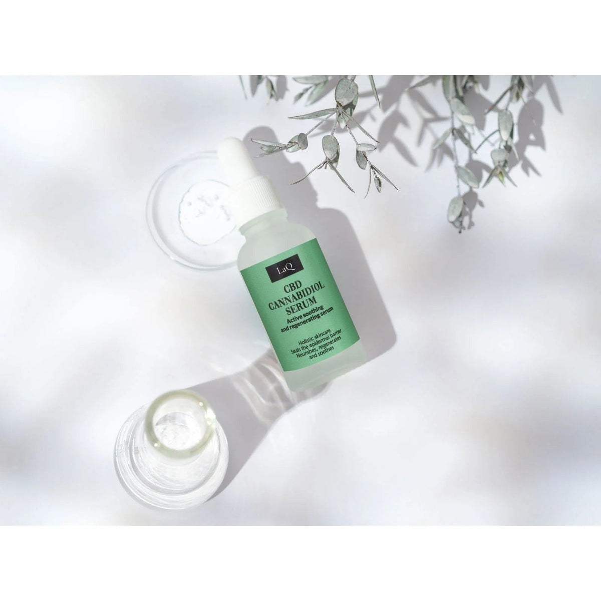 LaQ CBD Cannabidiol Serum voor Probleemhuid/Gevoelige Huid/Acne – sfeerfoto